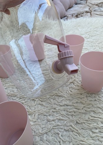 Madame Coco Pembe Kapaklı Su Sebili ve 6 Bardak Seti