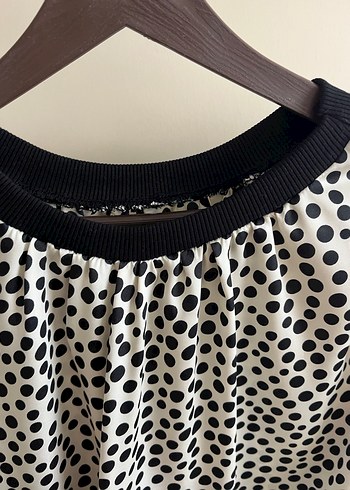 Puantiyeli  ribana yaka spor şık bluz - Görsel 7