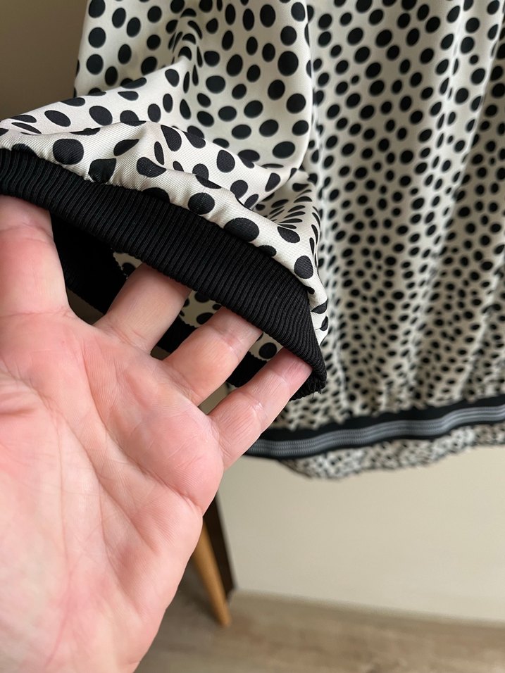 Puantiyeli  ribana yaka spor şık bluz - Görsel 3