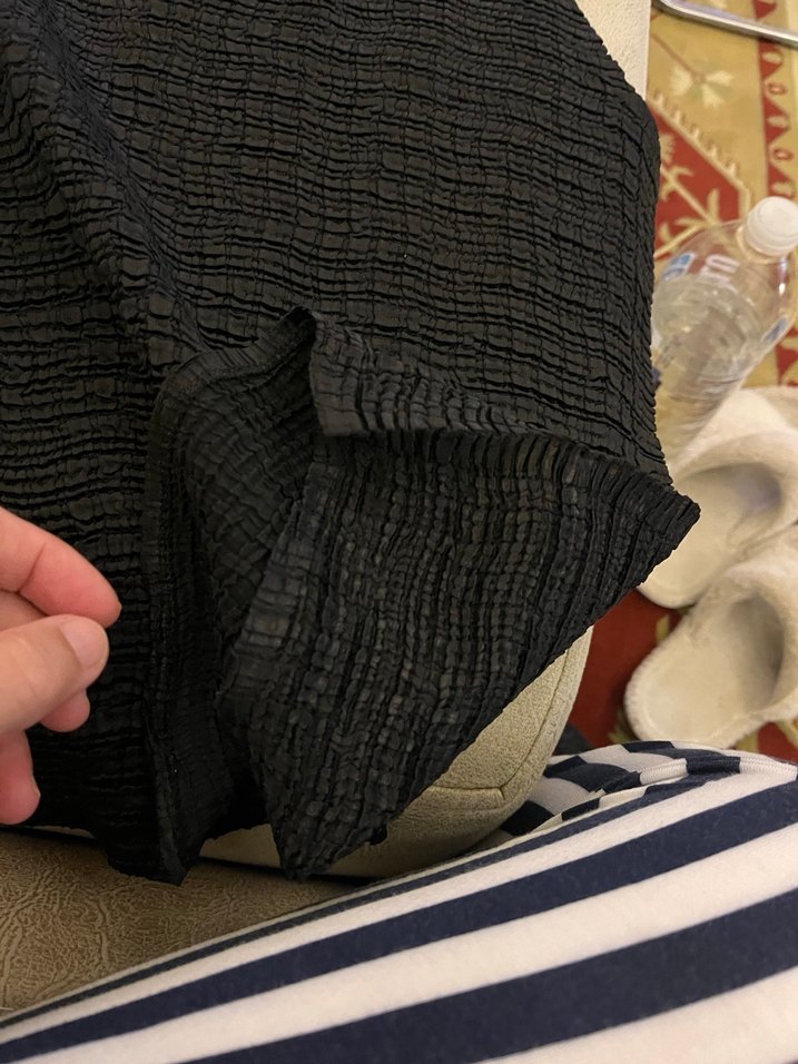 Kadın Siyah Keten Pliseli Kolsuz Bluz - Görsel 3