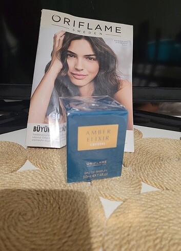 Amber mavi oriflame