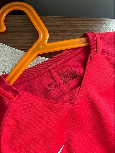 Orjinal Nike erkek çocuk performans ürünü - Görsel 4