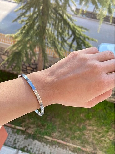 Kadın Cartier Gümüş Taşlı Kelepçe