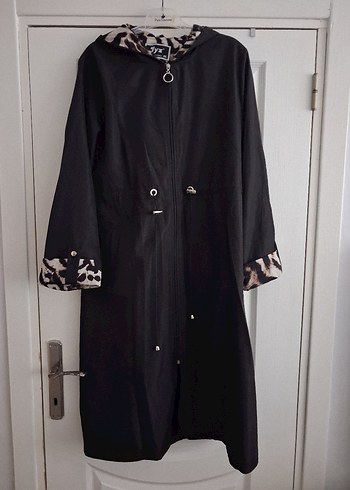 Leopar Detaylı Siyah Uzun Kadın trençkot - Görsel 3