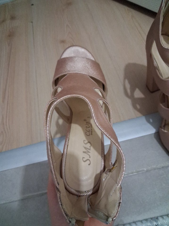 Bej Parlak Dolgu Topuklu Kadın Ayakkabı - Görsel 3