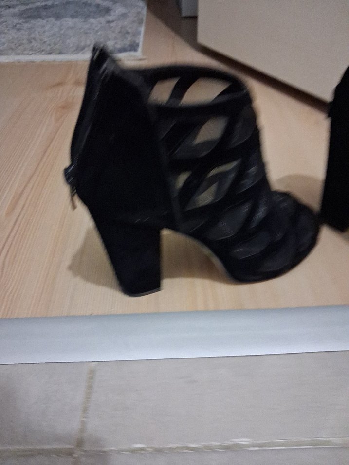 Kemerli Siyah Yılan Desenli Kadın Topuklu Ayakkabı - Görsel 2