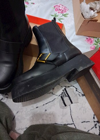 Kadın Bot - Görsel 2