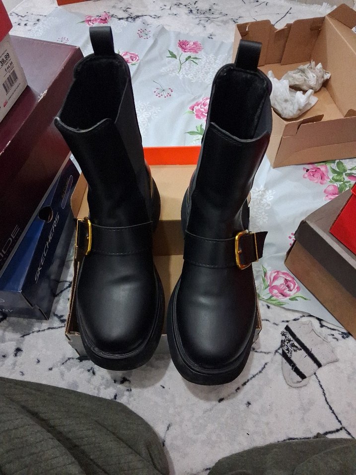 Kadın Bot - Görsel 3