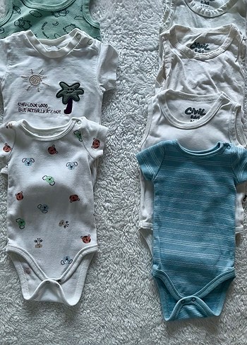 Az Kullanılmış 0-3 Ay Bebek Kıyafet Seti - Görsel 3