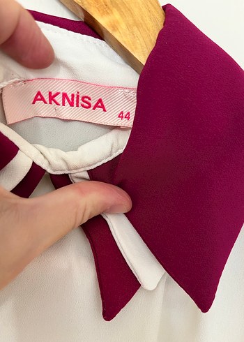 Bordo Yakalı Beyaz Kadın Gömlek - Görsel 3