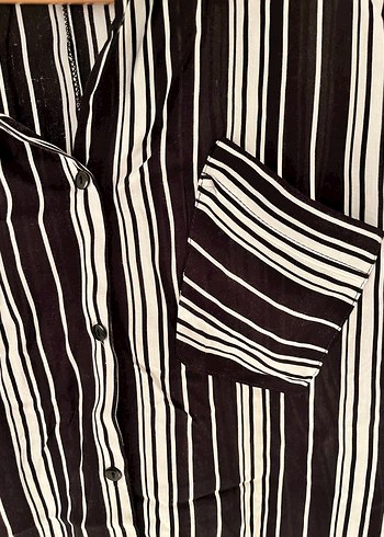 Siyah Beyaz Çizgili Kadın Gömlek - Görsel 3
