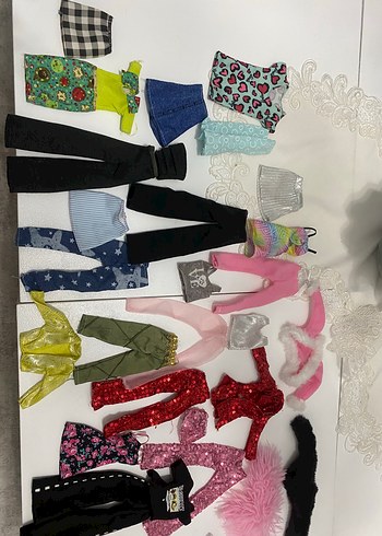 Barbie Çok Renkli Moda Bebek Elbiseleri