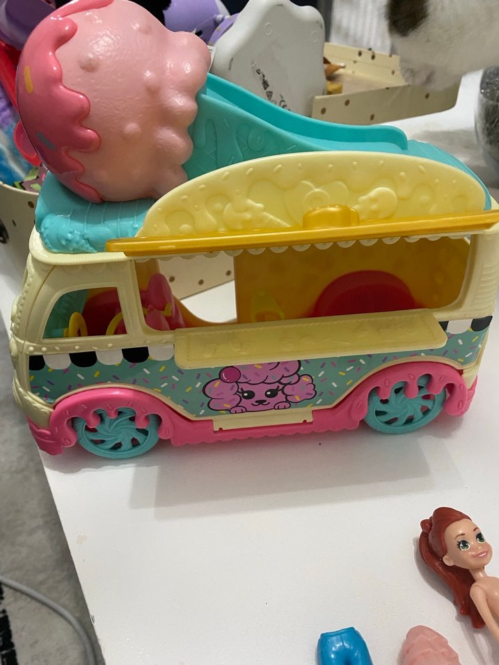 Pastel Pembe Oyuncak Araba ve Figür Seti - Görsel 3