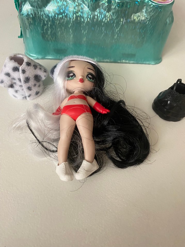 Parlak Turkuaz Kutu İçinde Bebek - Görsel 2