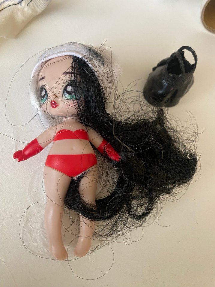 Parlak Turkuaz Kutu İçinde Bebek - Görsel 3