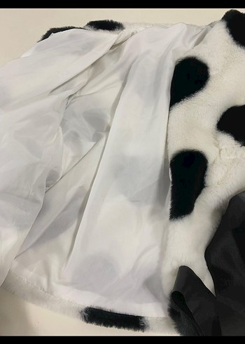 Kız Çocuk Kalp Desenli Beyaz Kürklü Ceket - Görsel 4