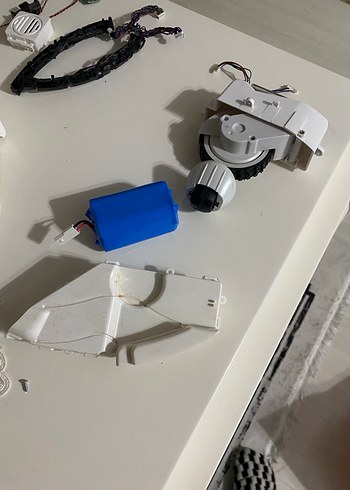 Beyaz Robot Süpürge Gövde Kapağı - Görsel 6