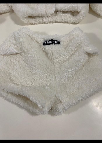 ÇocukBeyaz Kısa Peluş Takım - Görsel 2