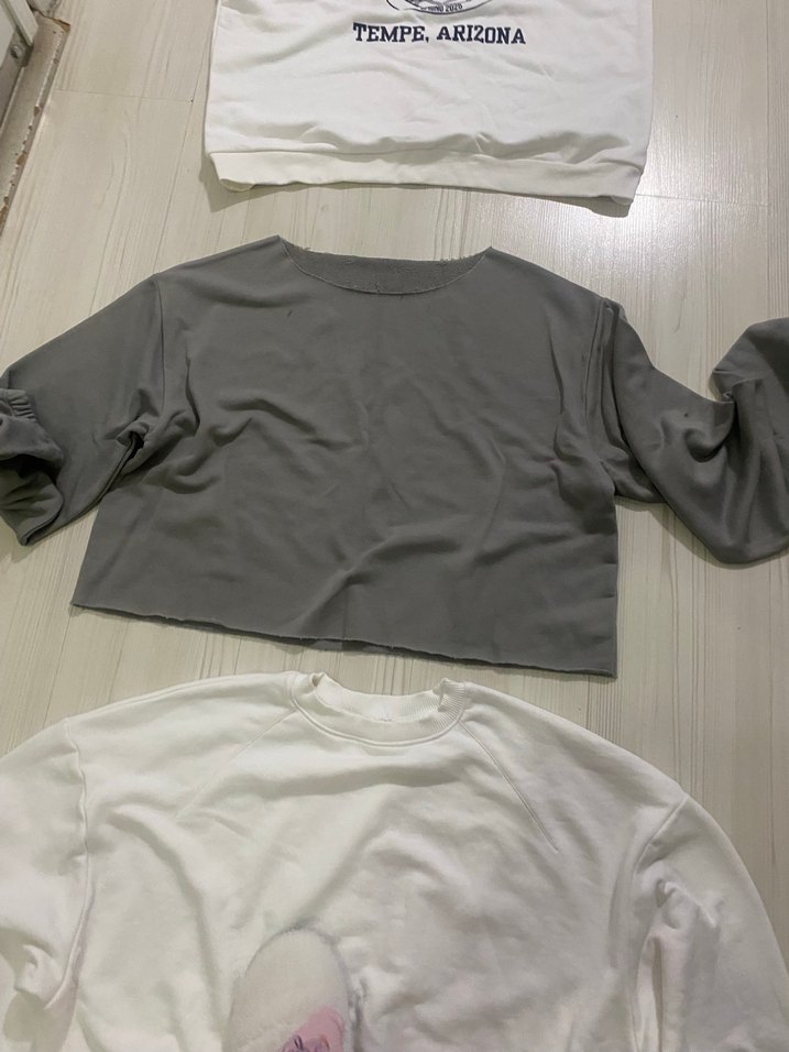 Beyaz Baskılı, Gri ve Beyaz Kadın Sweatshirt Seti - Görsel 3