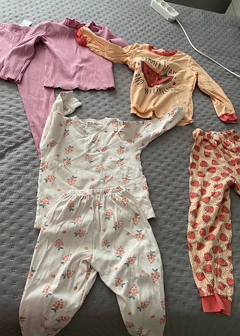 5 Yaş Beden Kız Çocuk Uzun Kollu Pamuklu Pijama Takımı