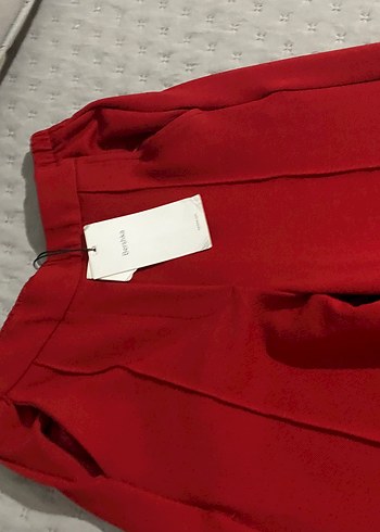 Bershka Kadın Kırmızı Pileli Kumaş Pantolon