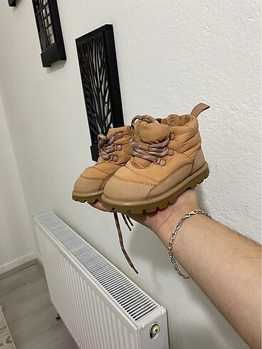 21 Beden Zara bot
