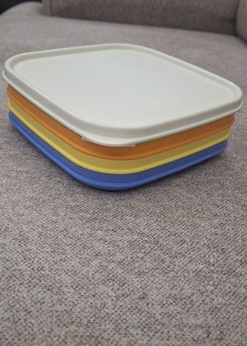 Tupperware Renkli Plastik Kare Tabak Seti