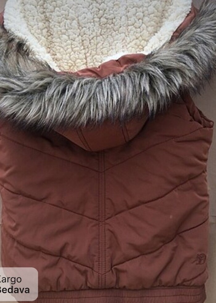 Şişme kapşonlu ici yunlu kadın yeleği - Görsel 3