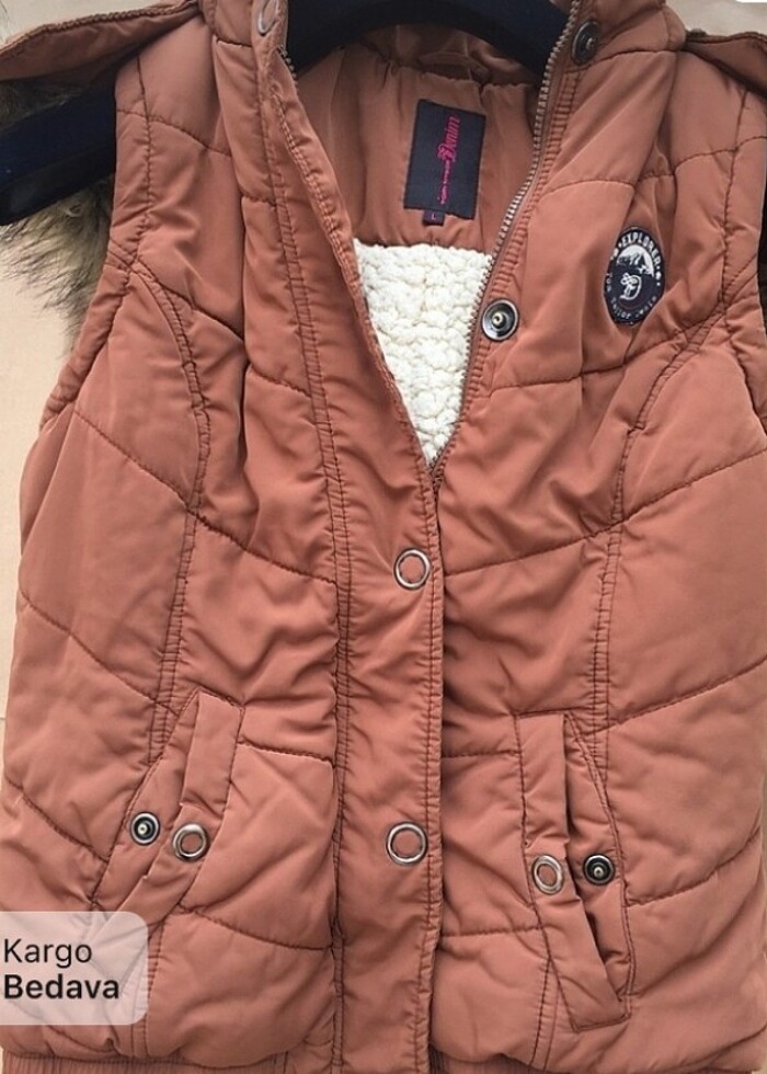 Şişme kapşonlu ici yunlu kadın yeleği - Görsel 4