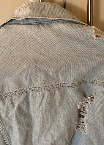 44 Beden mavi Renk H&M 44, Düğmeli, Yırtık Detaylı Mavi Denim Ceket