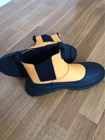 37 Beden Zara bot
