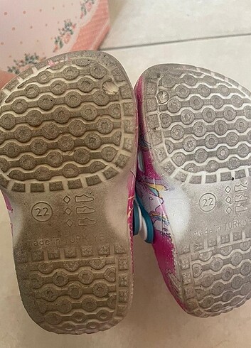 22 Beden pembe Renk Kız bebek terlik sandalet 22 numara 