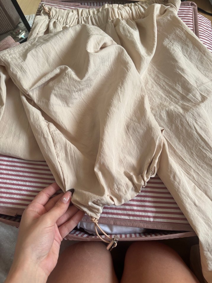 Kadın Bej Keten Pilili Rahat Pantolon - Görsel 2