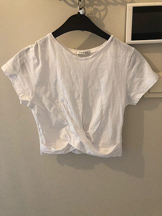 Beyaz kısa tişört