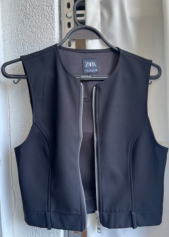 Zara Siyah Fermuarlı Kadın Yelek - Görsel 3