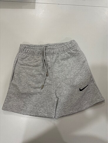 Nike Kadın Gri Şort