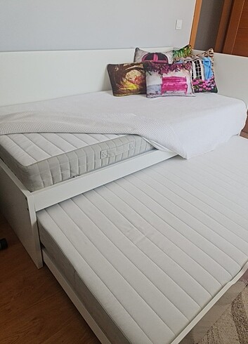 Ikea IKEA yavrulu divan yatak