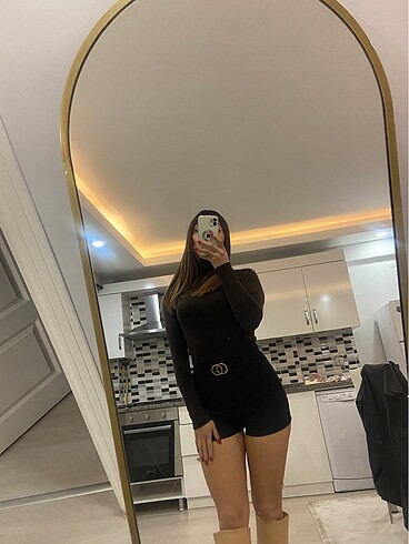 Kahverengi boğazlı bluz
