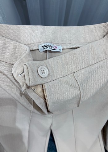 Bej Düğmeli Kadın Keten Pantolon
