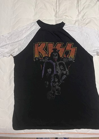 Pull and bear kiss baskılı tişört
