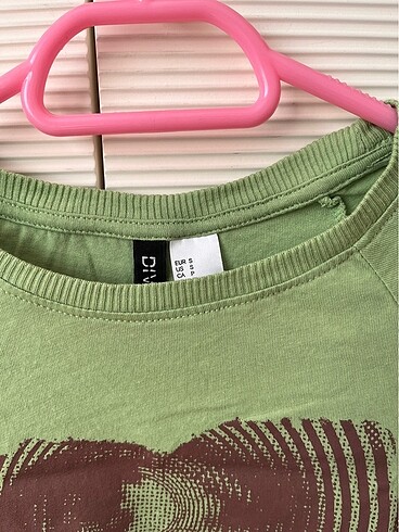 H&M H&m yeşil göz baskılı üst