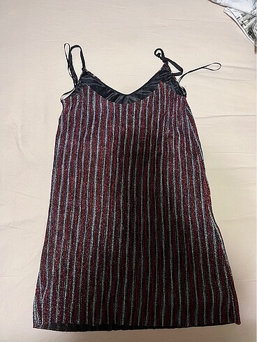 s Beden Pull and bear simli elbise