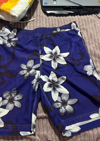 Orjinal çiçek desenli erkek deniz şortu - Görsel 3