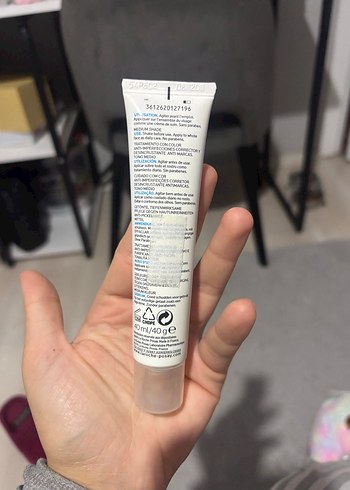  Beden La Roche Posay Effaclar Duo+ Renkli Bakım Kremi Medium