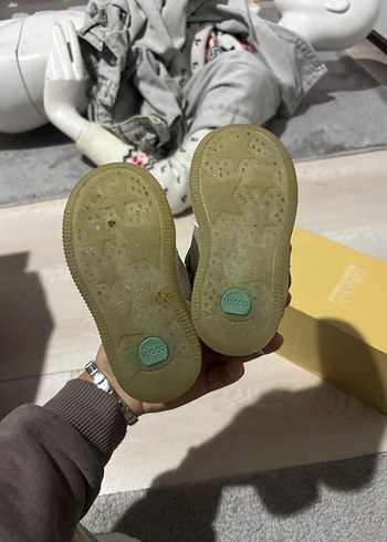 22 Beden beyaz Renk Kız Çocuk Beyaz Işıklı vicco Spor Ayakkabı