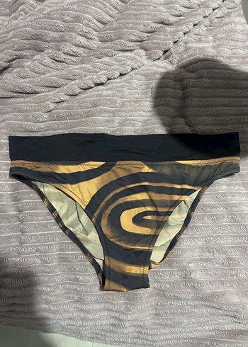 Desenli kadın bikini altı - Görsel 3