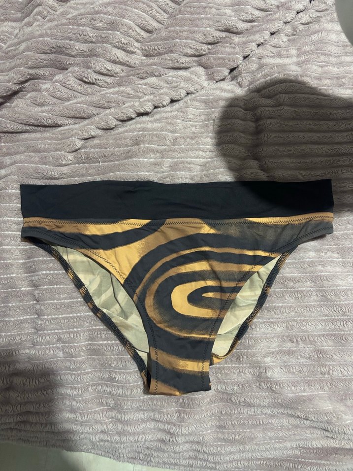 Desenli kadın bikini altı - Görsel 3