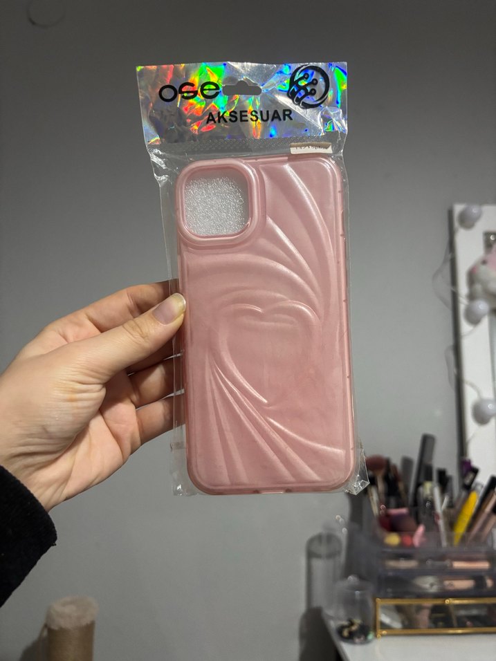 Parlak Pembe Kalp Desenli İphone 14/15Plus Kılıf - Görsel 2