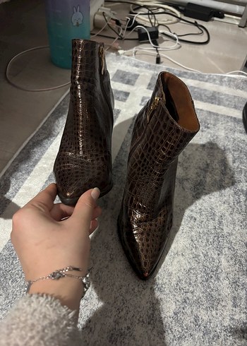 Parlak Timsah Desenli Sivri Burun Topuklu - Görsel 2