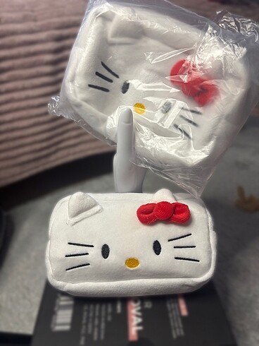 Sanrio Hello Kitty Kalemlik Ve Makyaj Çantası